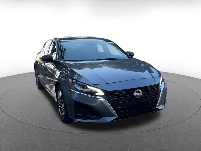 2025 Nissan Altima - Image 3