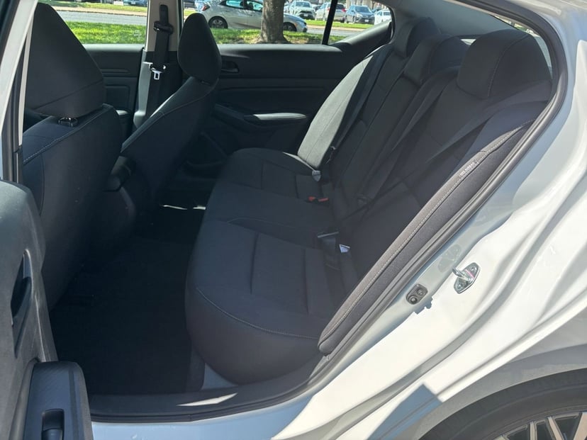 2025 Nissan Altima - Image 21