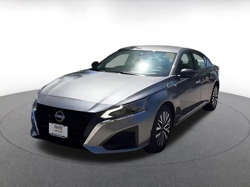 2025 Nissan Altima - Image 6