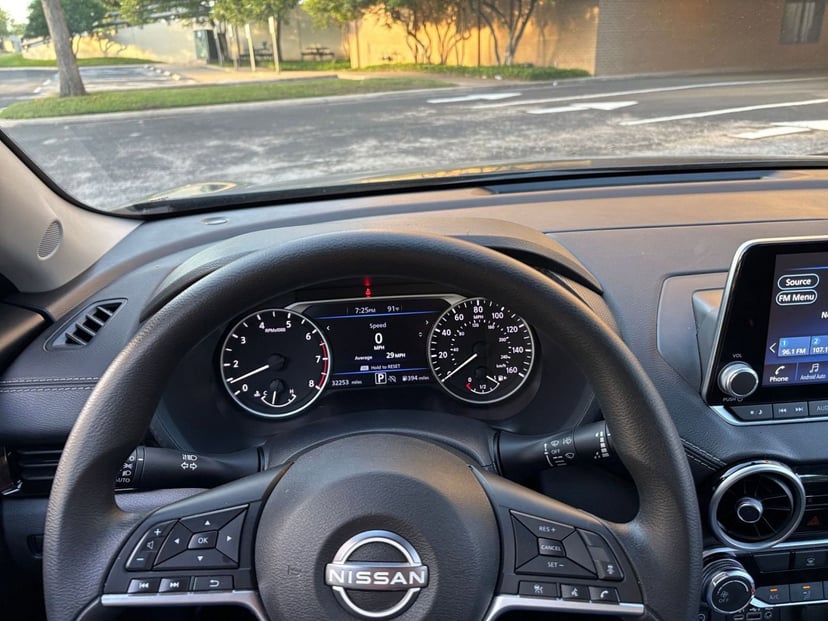 2025 Nissan Sentra - Image 29