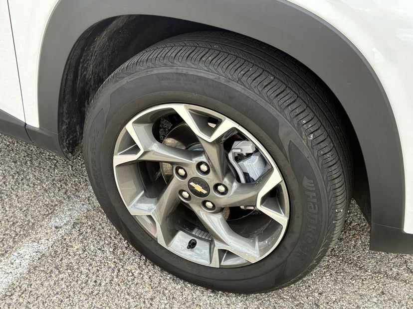 2025 Chevrolet Trax - Image 28