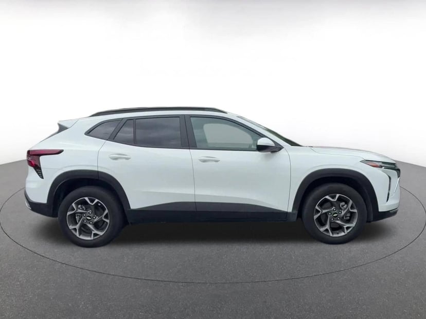 2025 Chevrolet Trax - Image 13