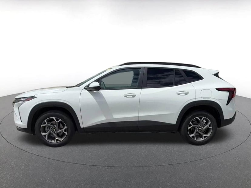 2025 Chevrolet Trax - Image 8