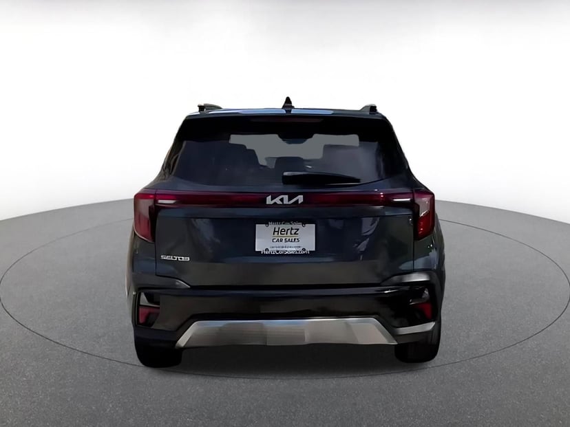 2025 Kia Seltos - Image 12