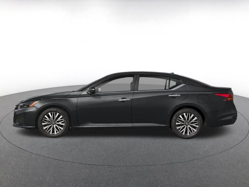 2025 Nissan Altima - Image 3