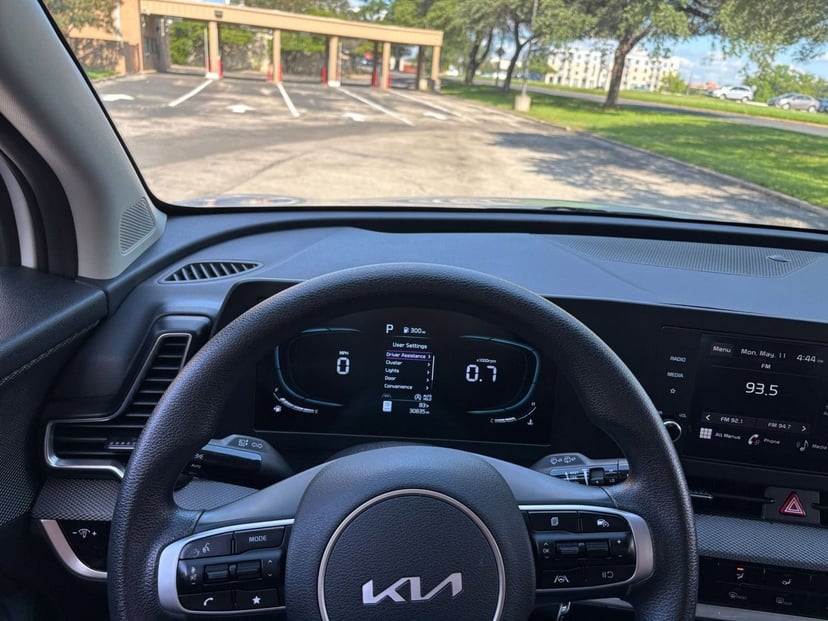 2025 Kia Sportage - Image 29