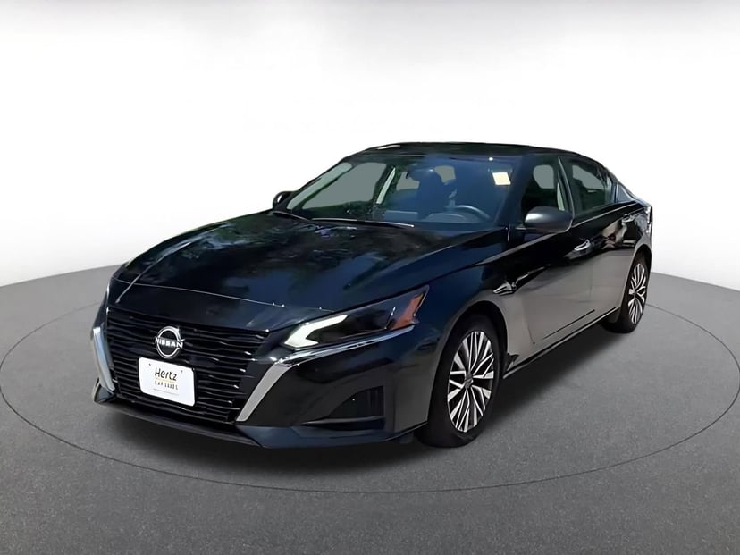 2025 Nissan Altima - Image 3