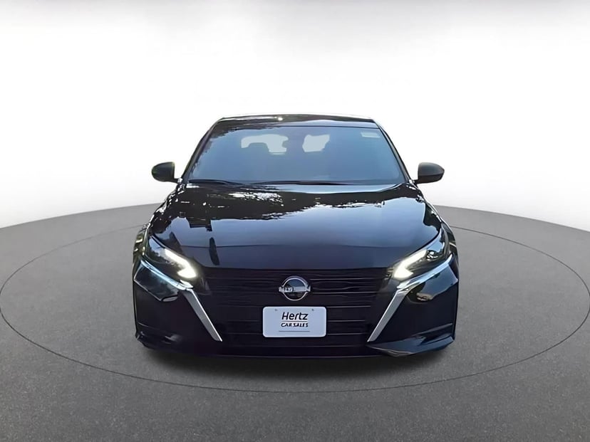 2025 Nissan Altima - Image 5