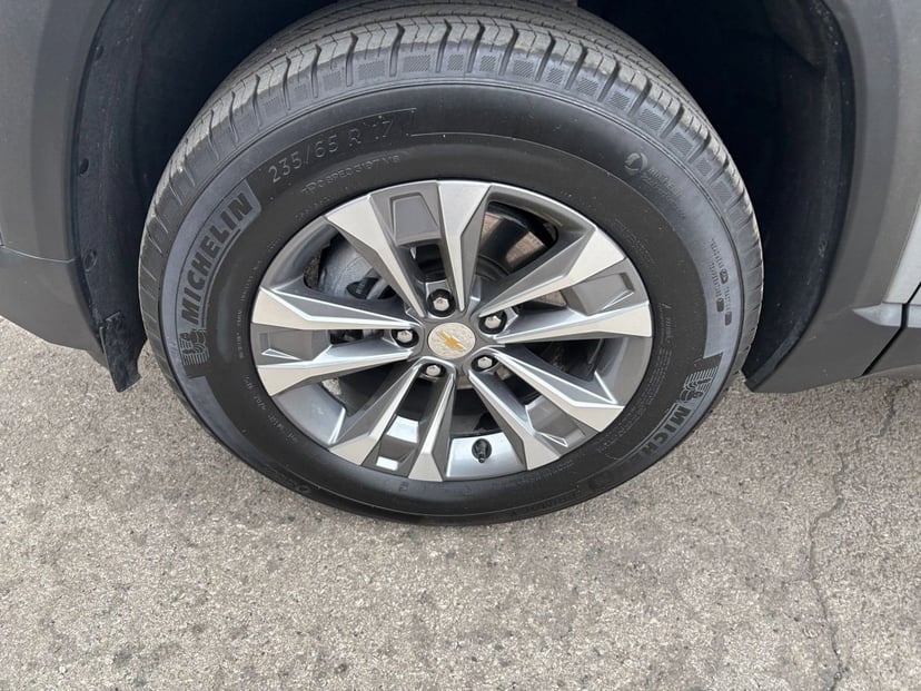 2025 Chevrolet Equinox - Image 25