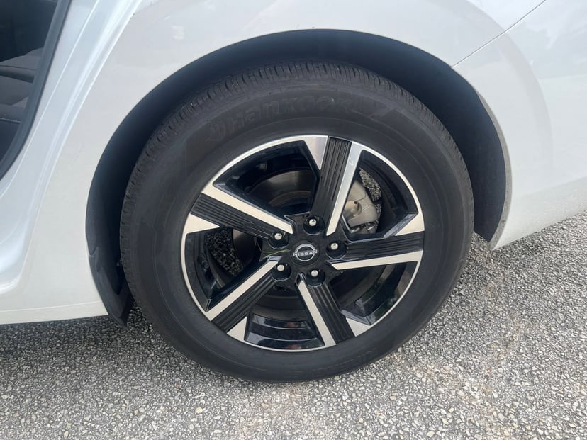 2025 Nissan Sentra - Image 28