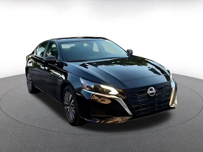 2025 Nissan Altima - Image 3