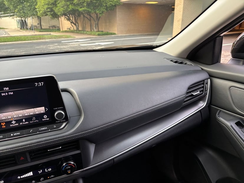 2025 Nissan Rogue - Image 30