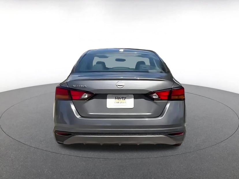 2025 Nissan Altima - Image 11