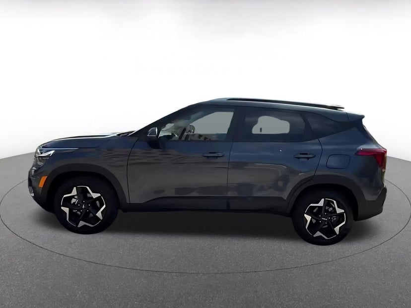 2025 Kia Seltos - Image 8
