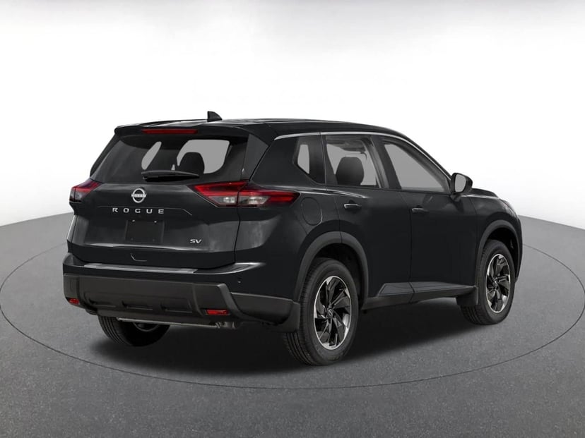 2025 Nissan Rogue - Image 2