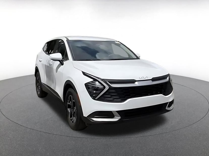 2025 Kia Sportage - Image 3