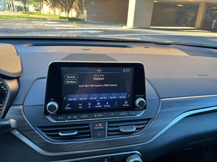 2025 Nissan Altima - Image 17
