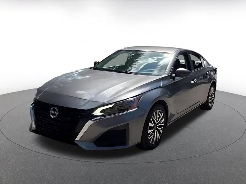 2025 Nissan Altima - Image 6