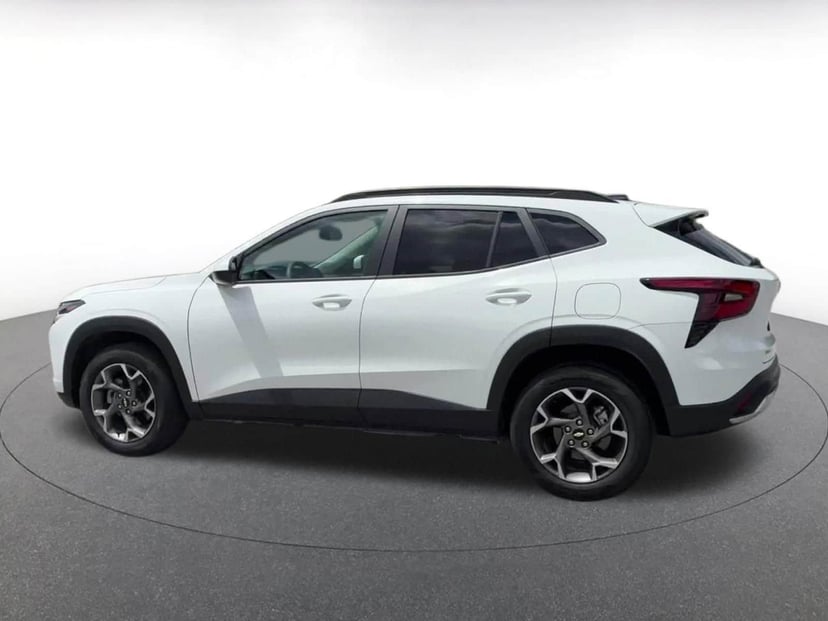 2025 Chevrolet Trax - Image 10