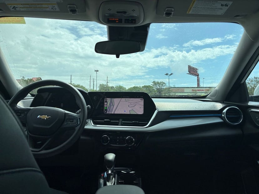 2025 Chevrolet Trax - Image 27