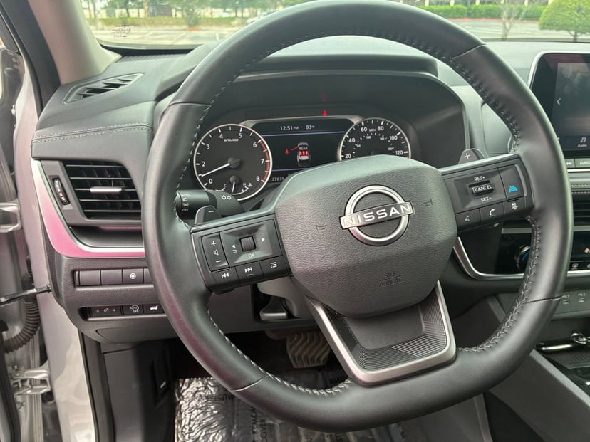 2025 Nissan Rogue - Image 24