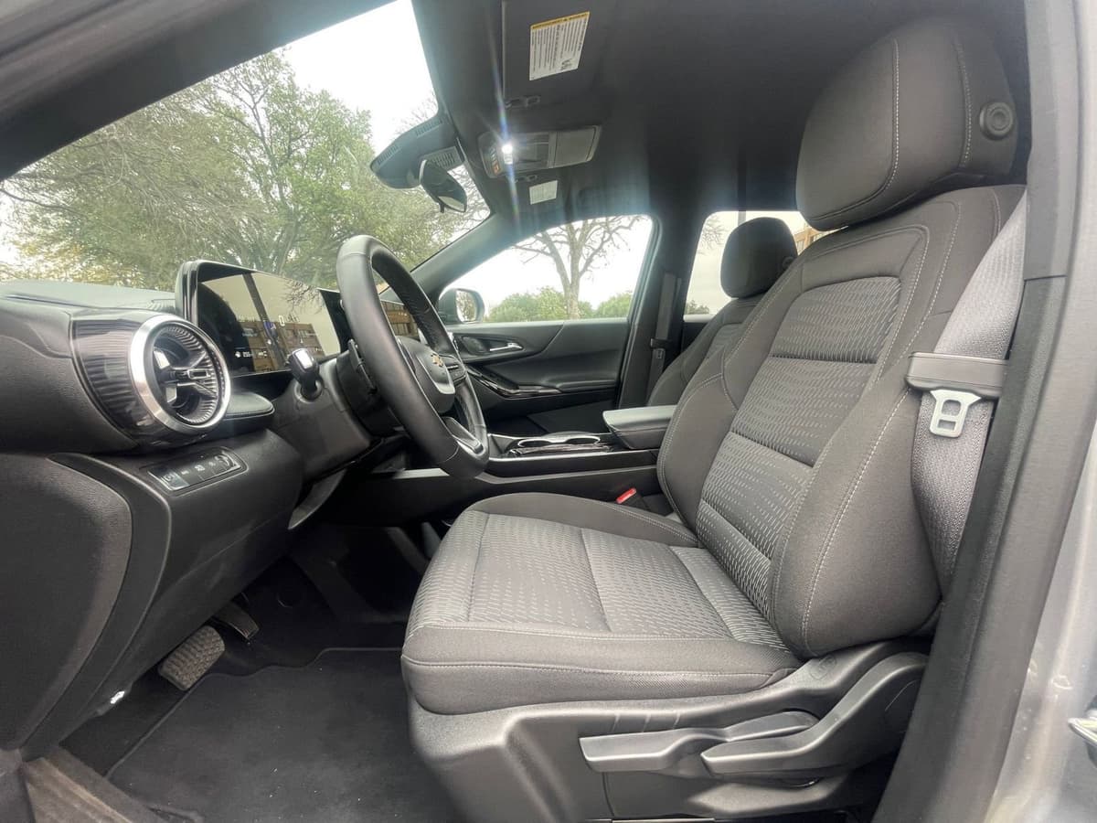 2025 Chevrolet Equinox - Image 21