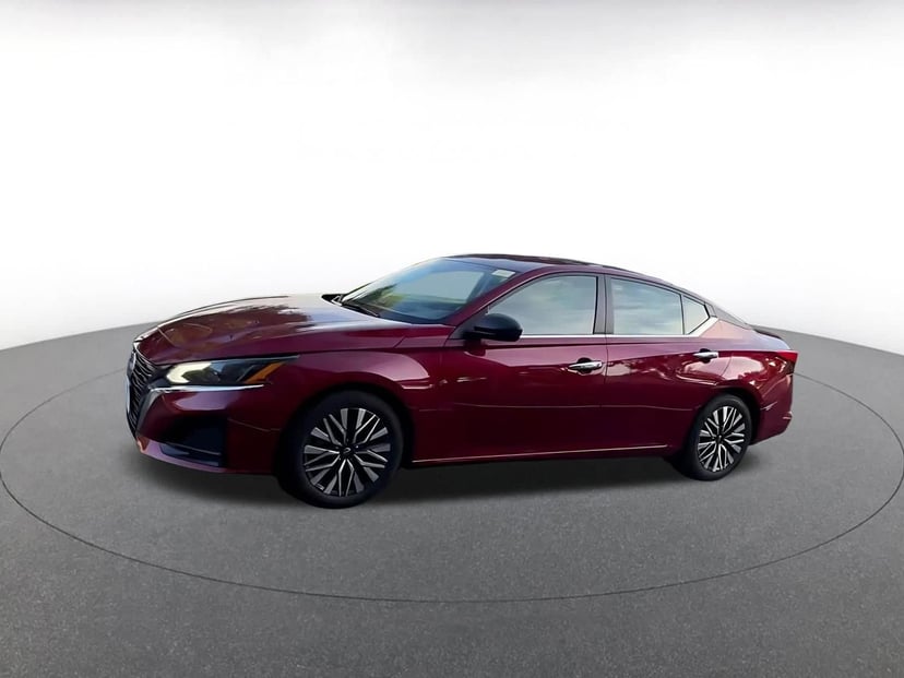 2025 Nissan Altima - Image 4