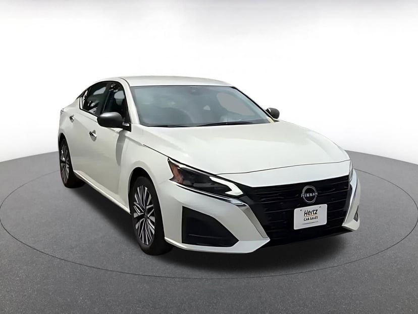 2025 Nissan Altima - Image 3
