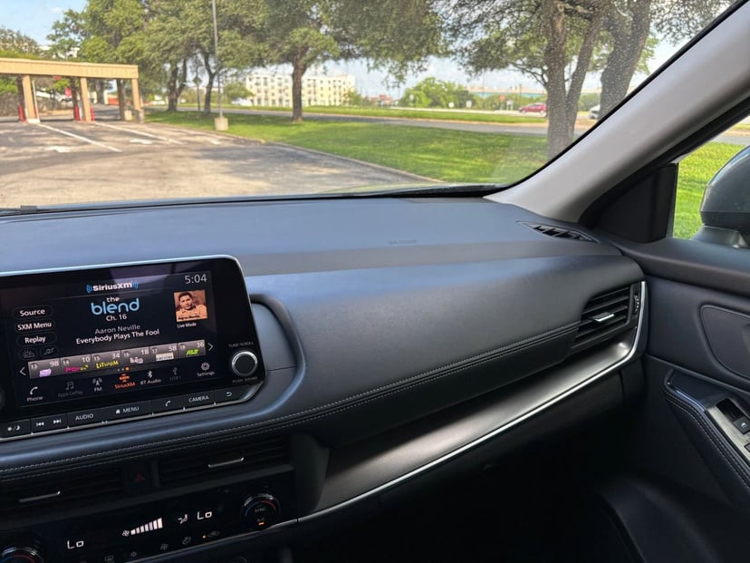 2025 Nissan Rogue - Image 25