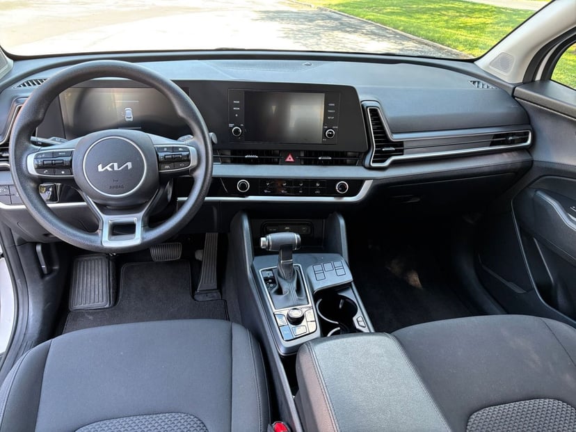2025 Kia Sportage - Image 28
