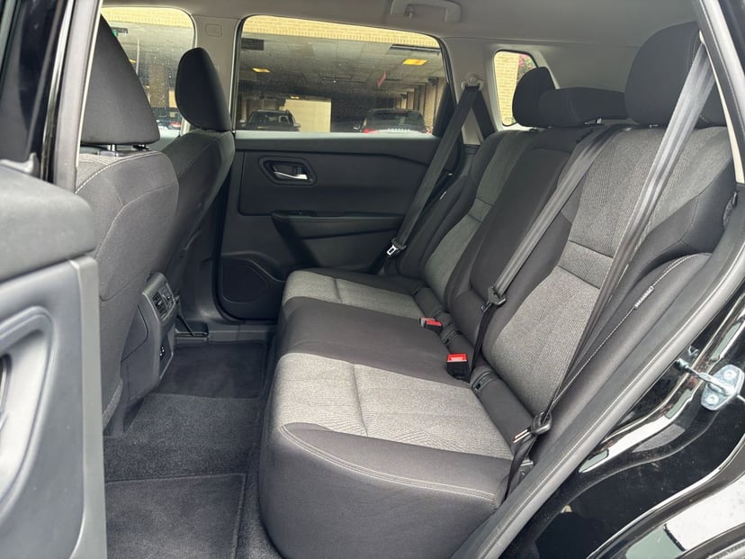 2025 Nissan Rogue - Image 21