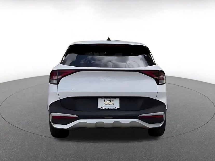 2025 Kia Sportage - Image 12