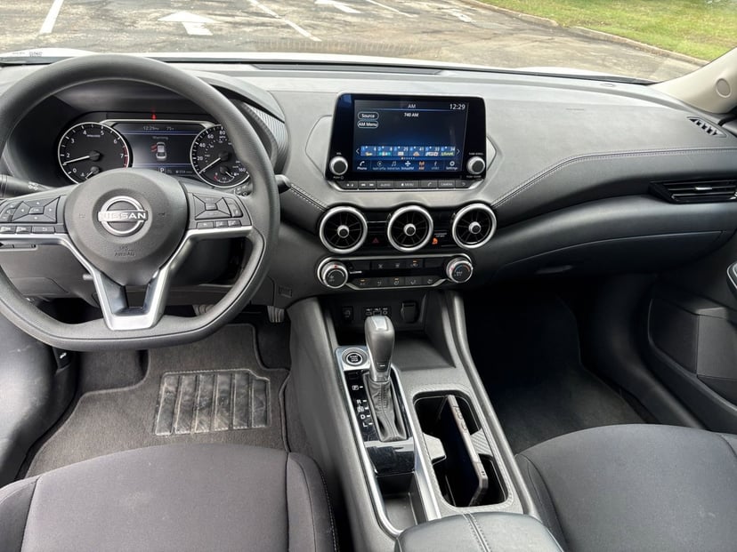 2025 Nissan Sentra - Image 28