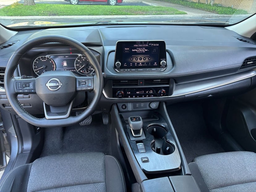 2025 Nissan Rogue - Image 28