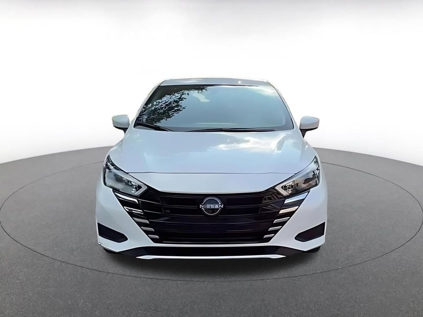 2025 Nissan Versa - Image 4