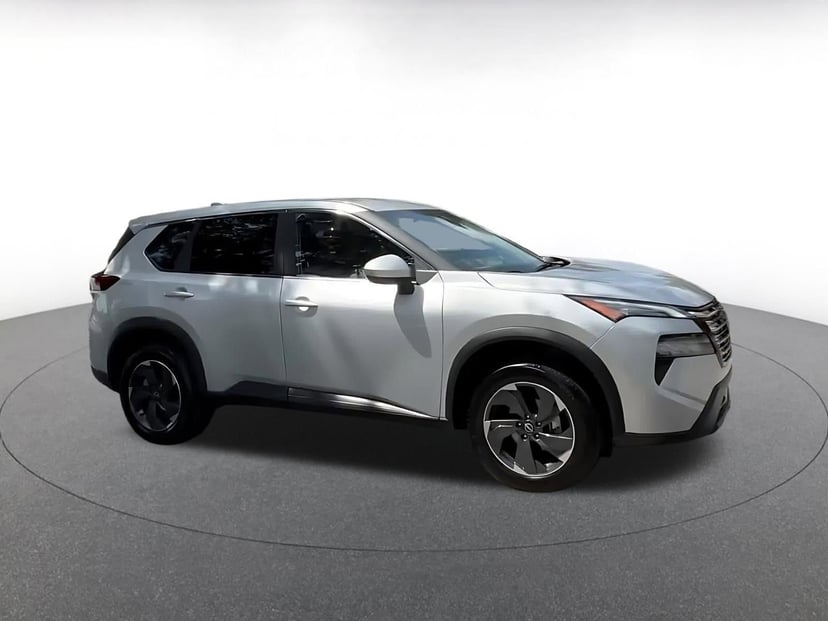 2025 Nissan Rogue - Image 2