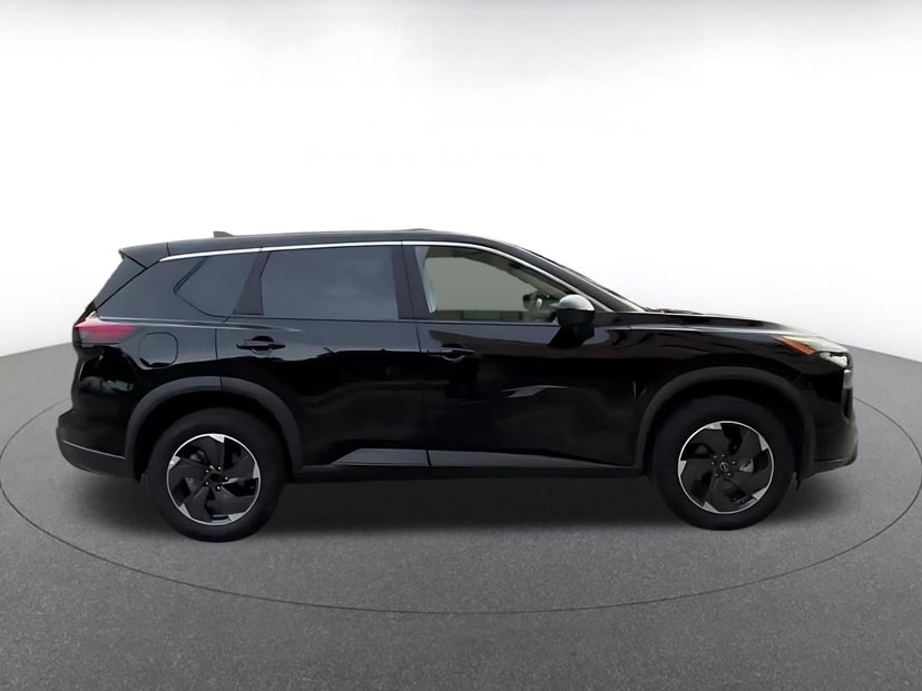 2025 Nissan Rogue - Image 16