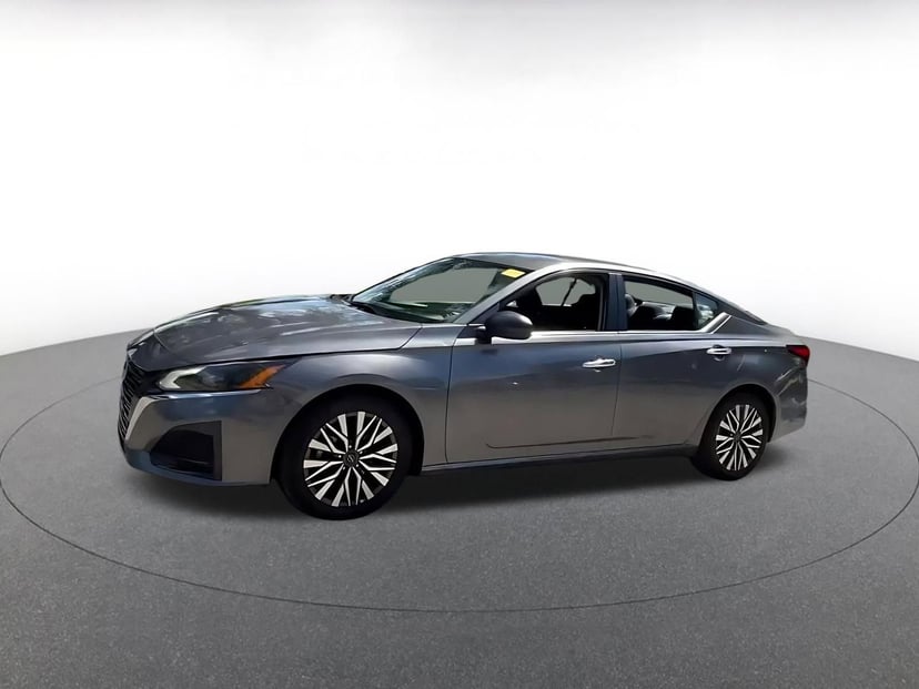 2025 Nissan Altima - Image 7