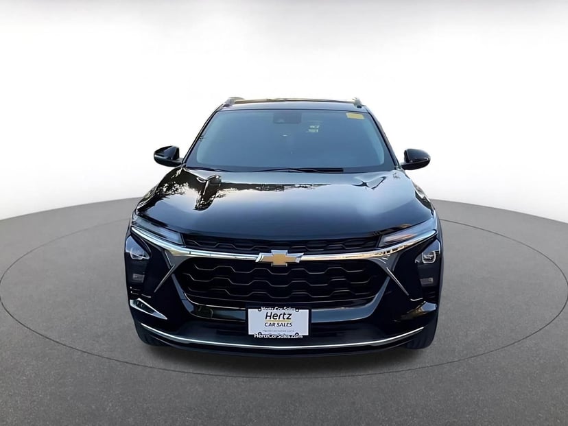 2025 Chevrolet Trax - Image 4