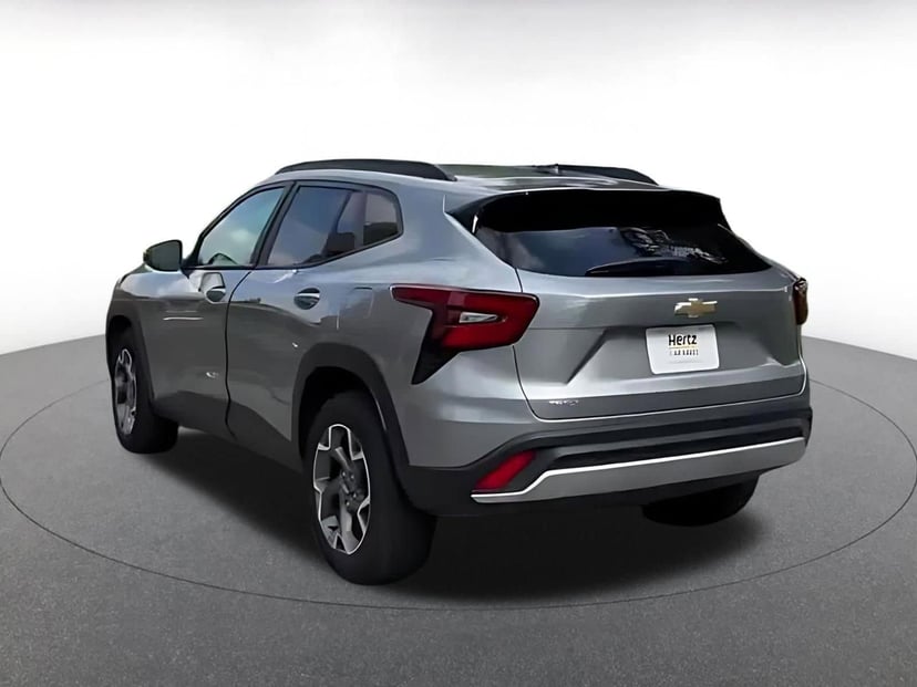 2025 Chevrolet Trax - Image 11