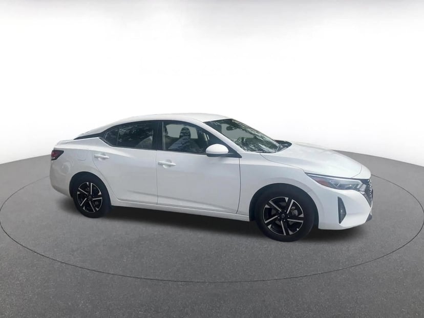 2025 Nissan Sentra - Image 2