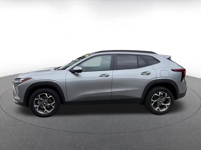 2025 Chevrolet Trax - Image 8