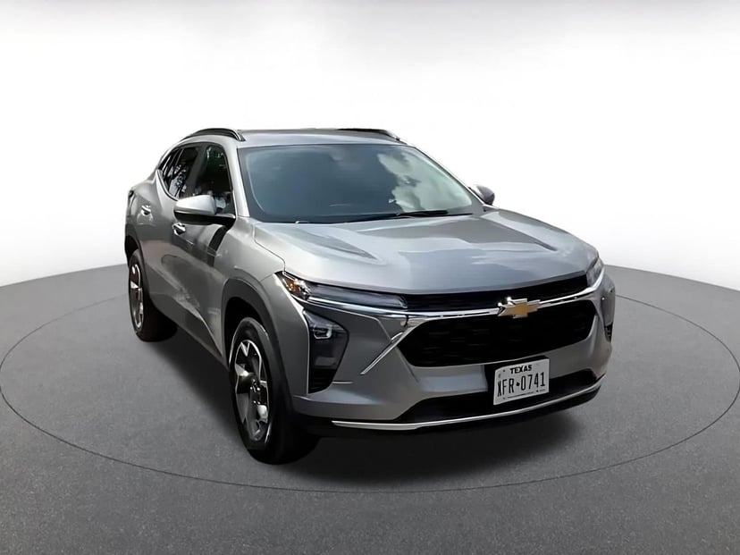 2025 Chevrolet Trax - Image 3