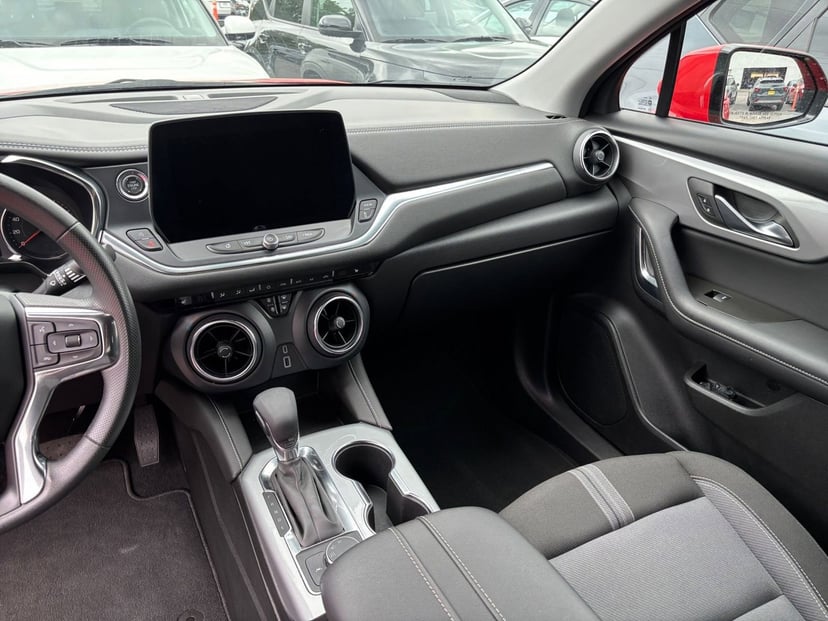 2025 Chevrolet Blazer - Image 30