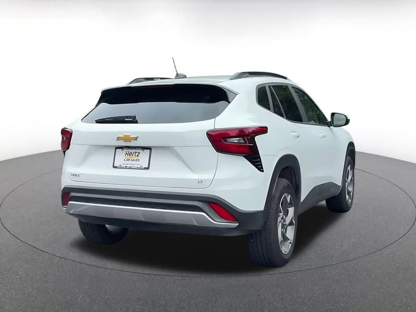 2025 Chevrolet Trax - Image 12