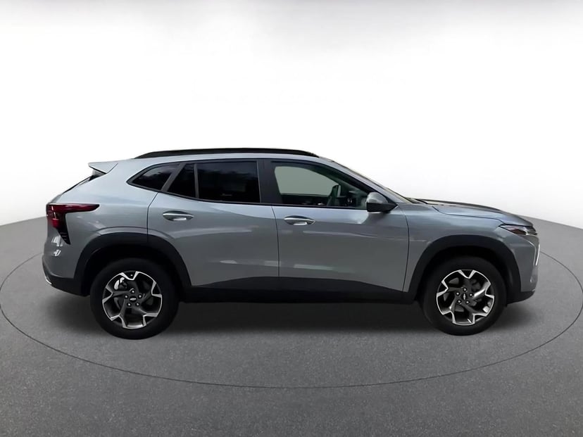 2025 Chevrolet Trax - Image 16