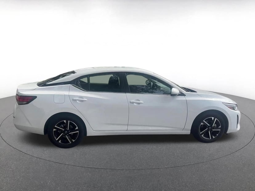 2025 Nissan Sentra - Image 16