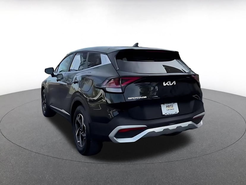 2025 Kia Sportage - Image 11
