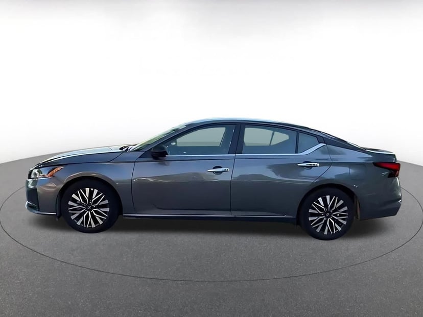 2025 Nissan Altima - Image 7