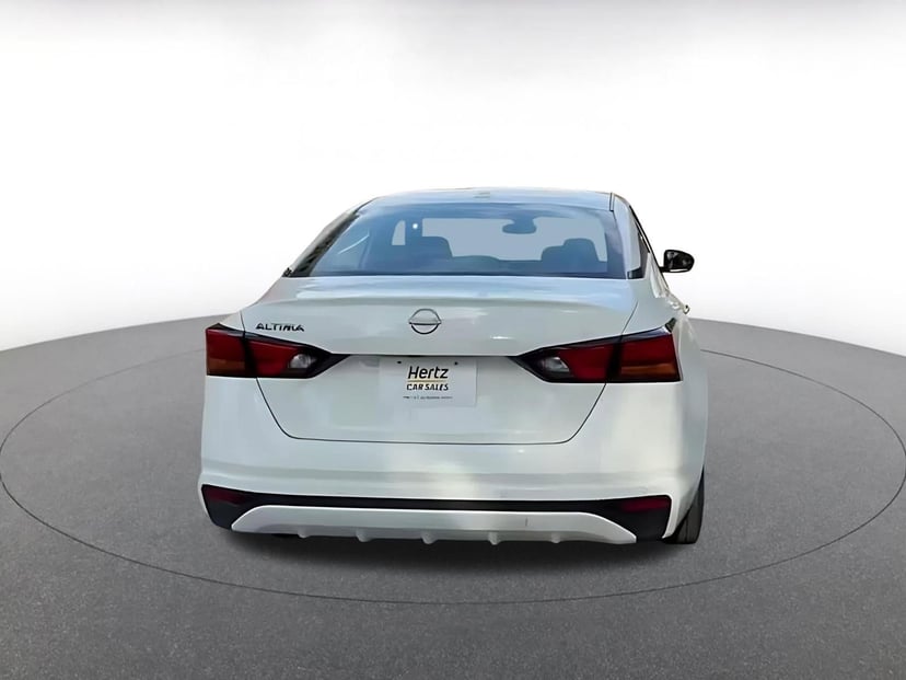2025 Nissan Altima - Image 11